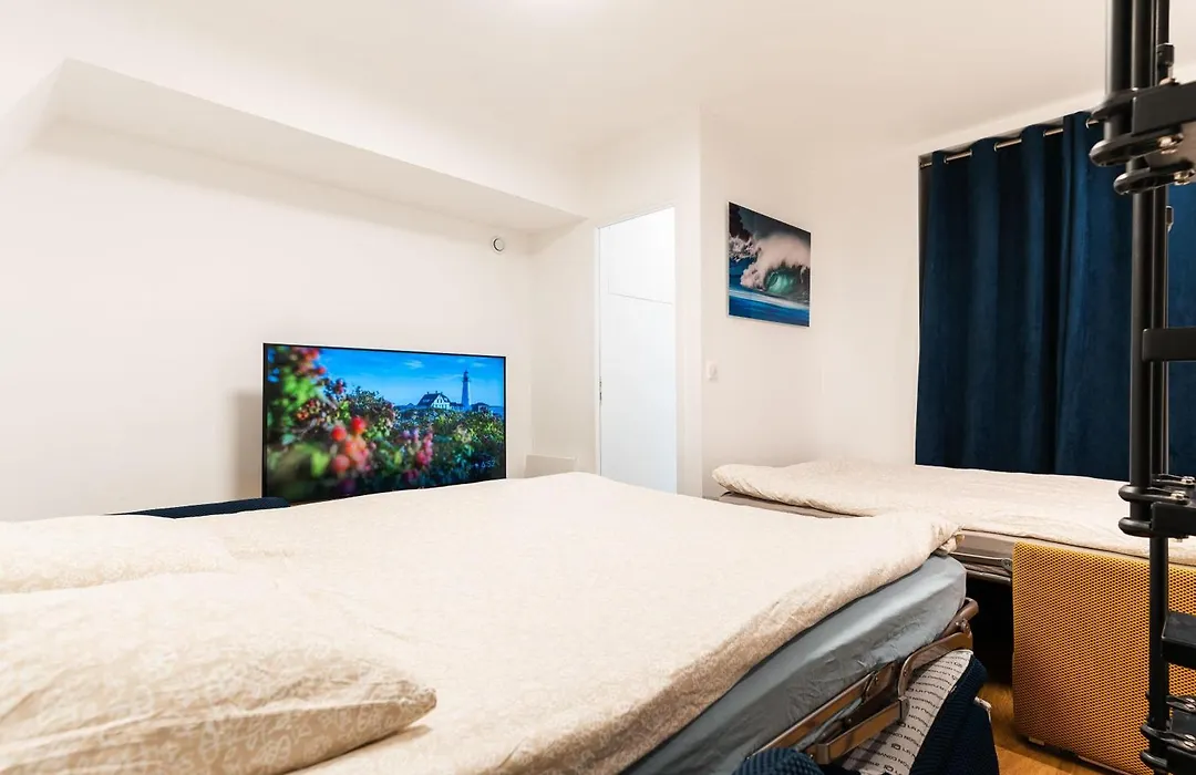 Loft 4 Bedroom Montmartre Pigalle Ac By Lcc Agency-1