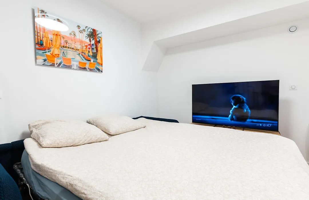 Loft 4 Bedroom Montmartre Pigalle Ac By Lcc Agency-1